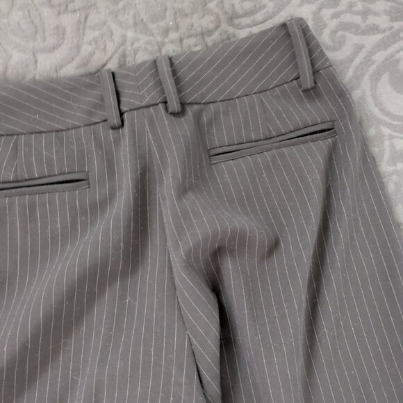 Tahari Women's Gray Striped Pantsuit - Women's Blazer Size 4, Pants Size 2 - Picture 10 of 12